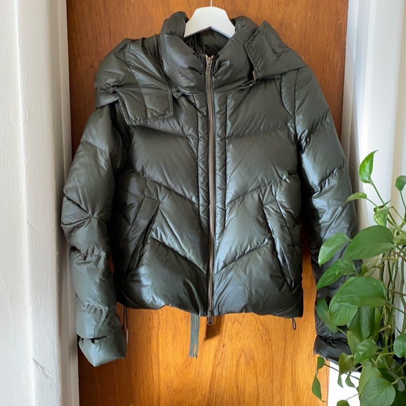 JNBY Jackets & Blazers - JNBY korean brand Short puffer in army green L